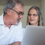 海外から親を呼び寄せたい!高度専門職の特定活動告示34号